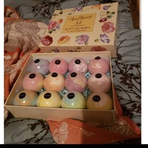 Aqua Elegante XL sized bath bombs ~ 12 Count ~ Mixed Floral Scents